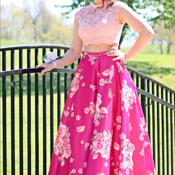 Dresses & Skirts - Pink floral prom dress